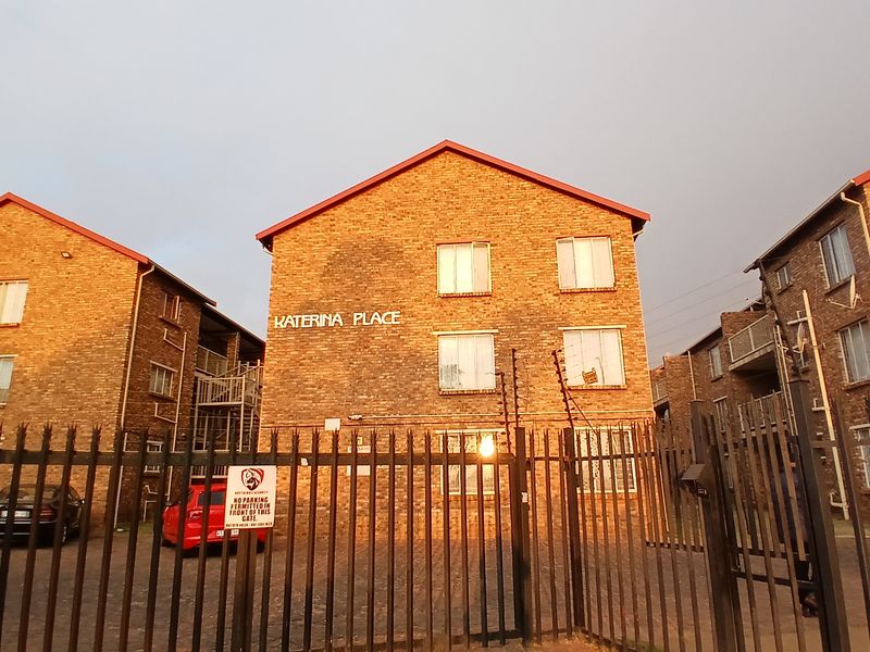 2 bedroom townhouse for sale in Elspark - Photo 1