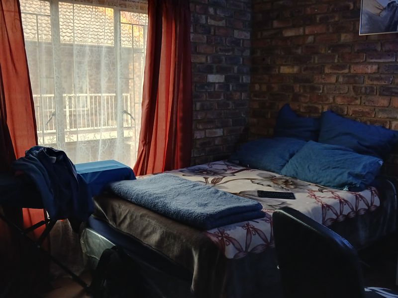 2 bedroom townhouse for sale in Elspark - Photo 9