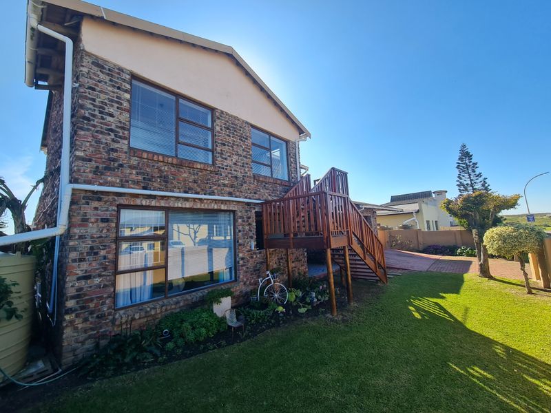 Exciting Opportunity to Own this Versatile Property in Wavecrest, Jeffreys Bay - Photo 1