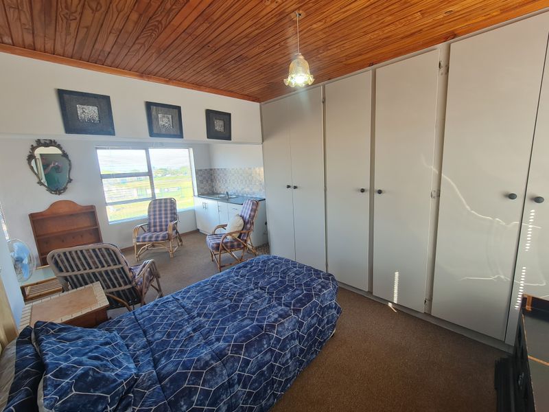 Exciting Opportunity to Own this Versatile Property in Wavecrest, Jeffreys Bay - Photo 9