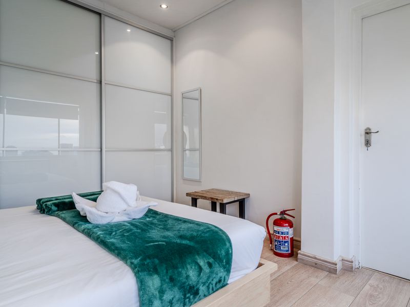 Modern 2-Bedroom Apartment in the Heart of Bo-Kaap - Photo 5