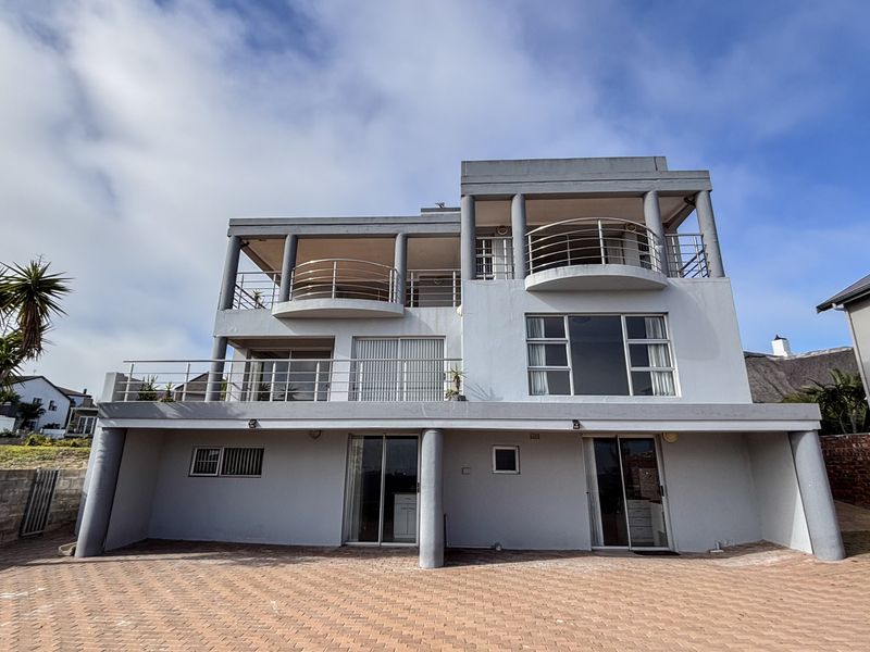 7 Bedroom Multi-Level, Dual Living Family Home in Myburgh Park - Photo 1