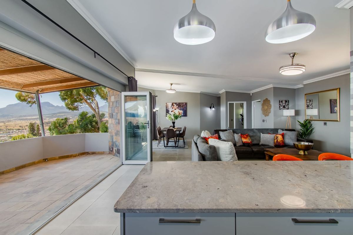 Brand new 4-bedroom Fully Furnished House for Rent – 6 months rental only! - Photo 2