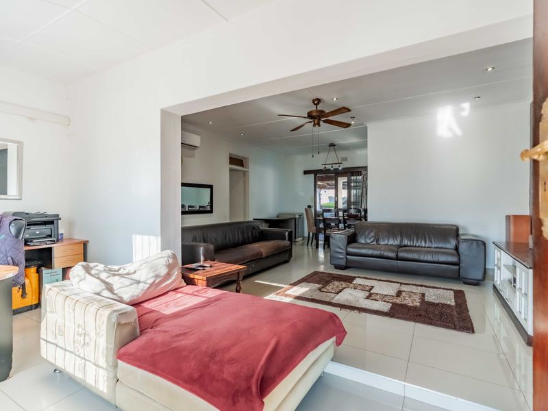 Stunning Family Home and Amazing Investment Opportunity - Photo 4
