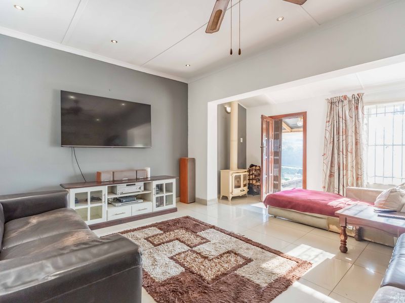 Stunning Family Home and Amazing Investment Opportunity - Photo 7