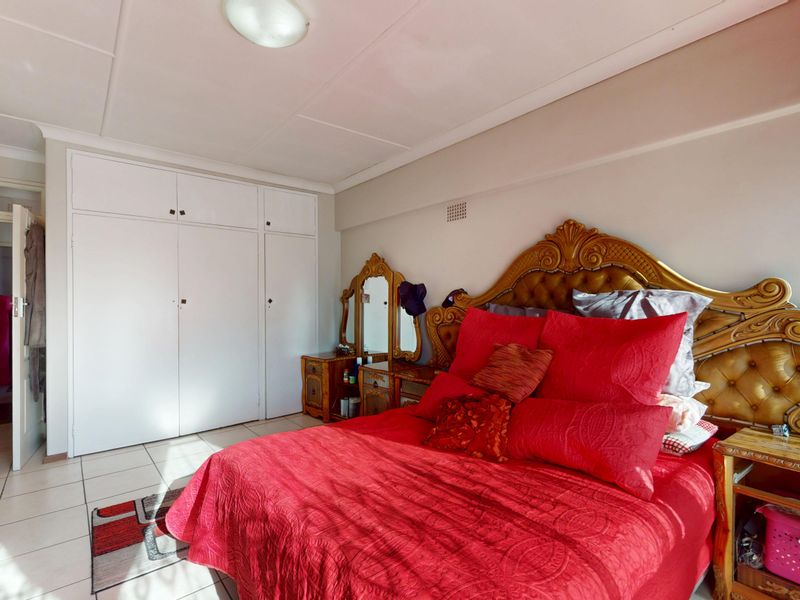 Spacious Apartment Living in the Heart of Marlands - Photo 9