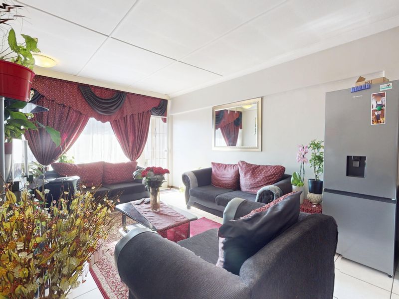 Spacious Apartment Living in the Heart of Marlands - Photo 3