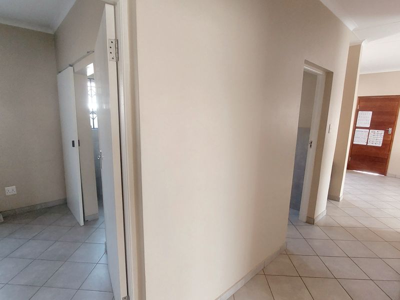 Spacious Family home in secure Area - Photo 10