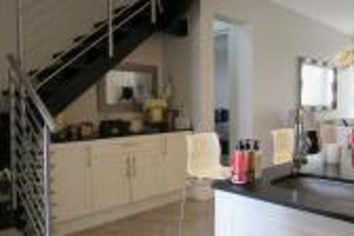 Modern 3 Bed, 3 Bath, 2 garages apartment for Sale in  Bryanston at The Winston - Photo 5