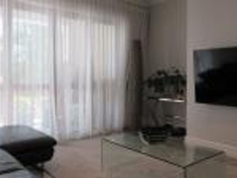 Modern 3 Bed, 3 Bath, 2 garages apartment for Sale in  Bryanston at The Winston - Photo 9