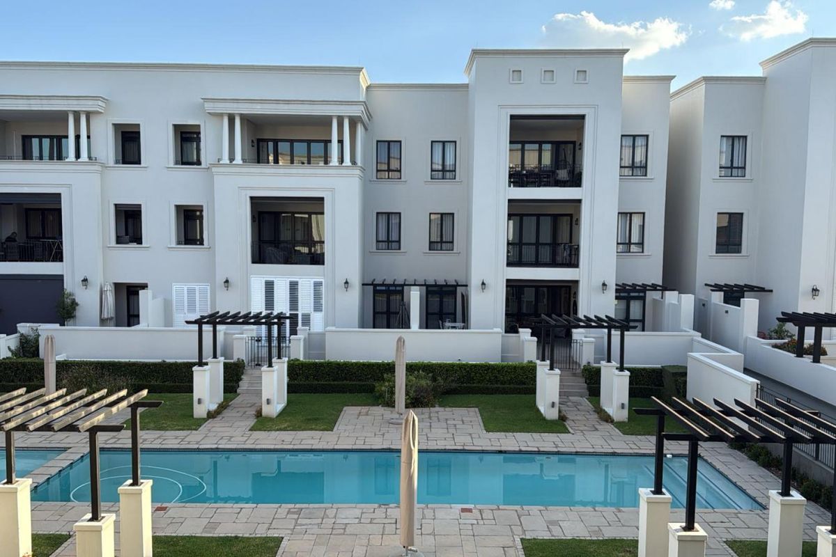 Modern 3 Bed, 3 Bath, 2 garages apartment for Sale in  Bryanston at The Winston - Photo 2
