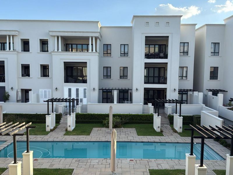 Modern 3 Bed, 3 Bath, 2 garages apartment for Sale in  Bryanston at The Winston - Photo 2