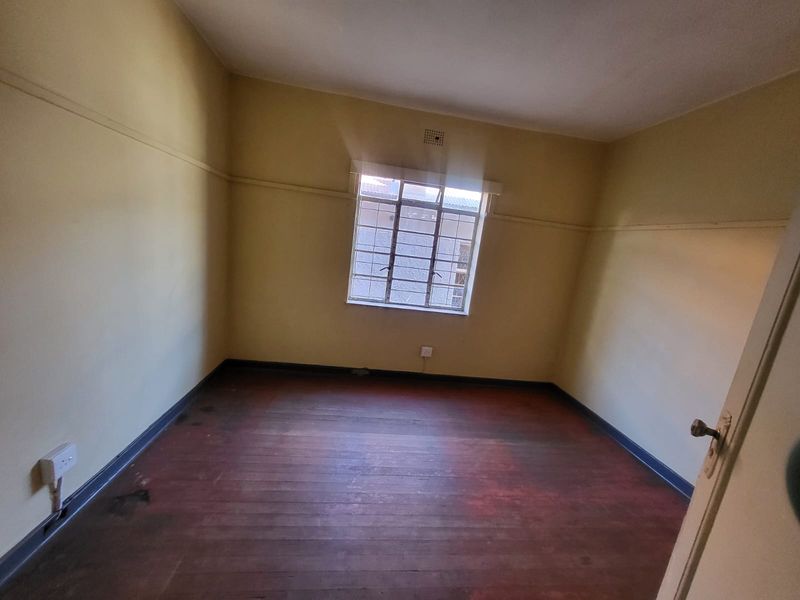 Investment Opportunity in Bertrams – 4 x Two-Bedroom Units + 4 Bachelors for Sale! - Photo 2