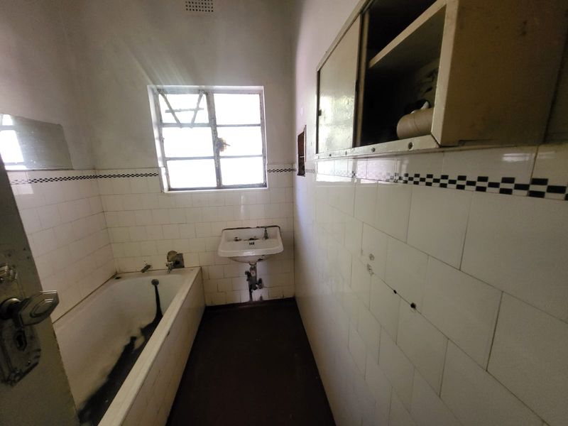 Investment Opportunity in Bertrams – 4 x Two-Bedroom Units + 4 Bachelors for Sale! - Photo 10