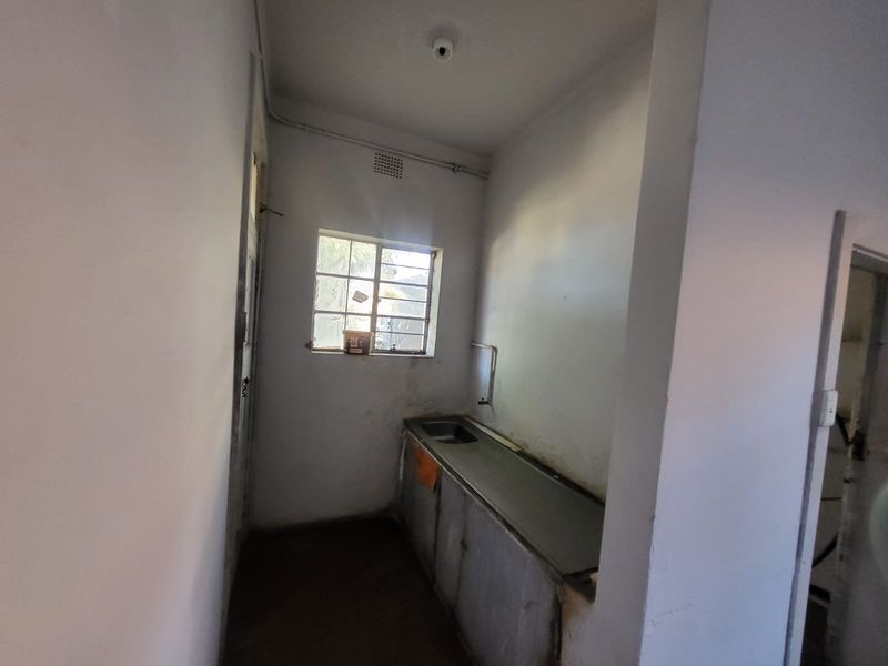 Investment Opportunity in Bertrams – 4 x Two-Bedroom Units + 4 Bachelors for Sale! - Photo 6