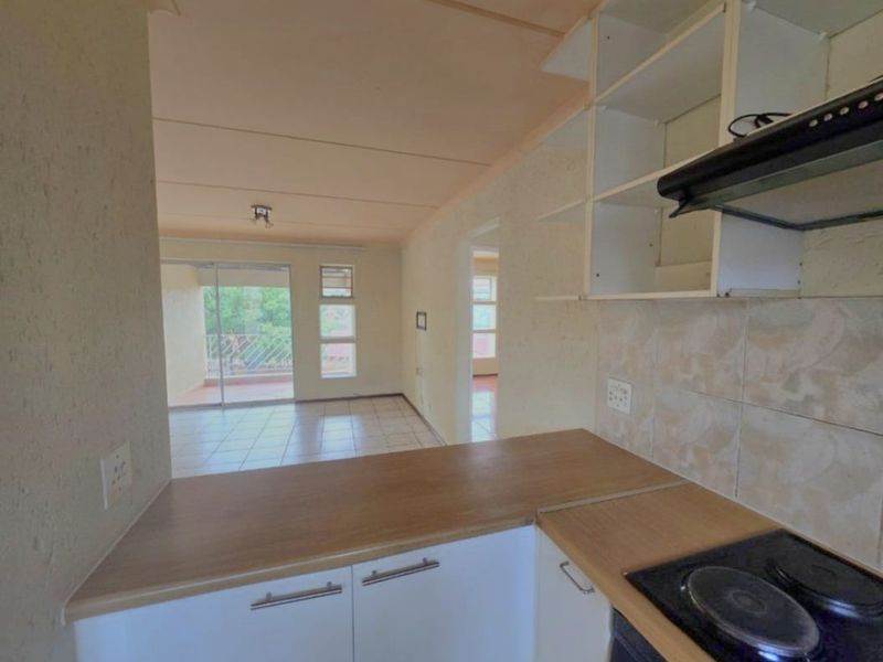 Comfortable & Secure Living in Club Tuscany, Mondeor For Sale - Photo 10