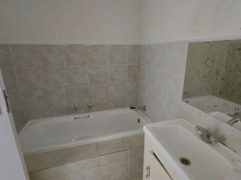 Comfortable & Secure Living in Club Tuscany, Mondeor For Sale - Photo 9