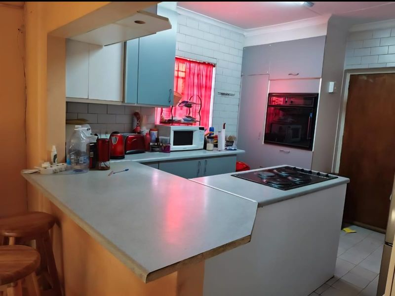 Your Perfect 3 beds Family Home Awaits in South Hills! - Photo 6