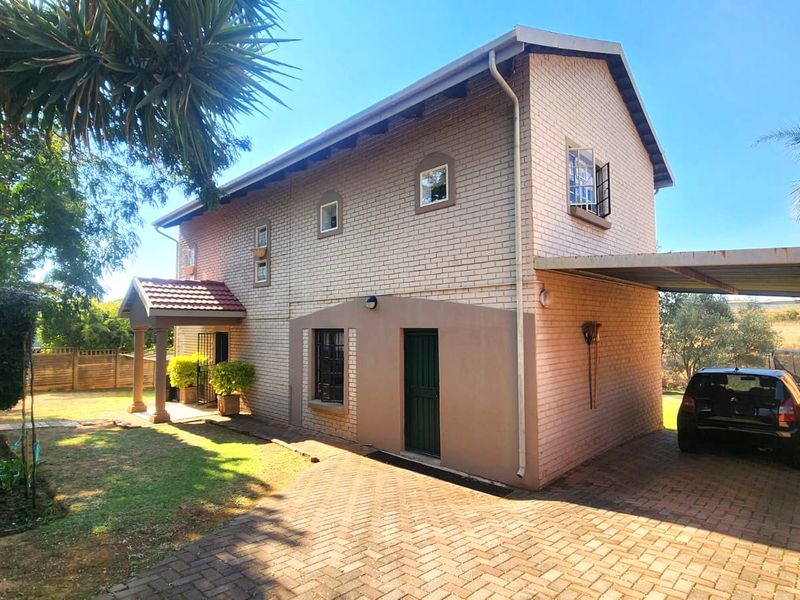 Charming, Unique Family Home with Tranquil Views in Glossa Estate - Photo 1