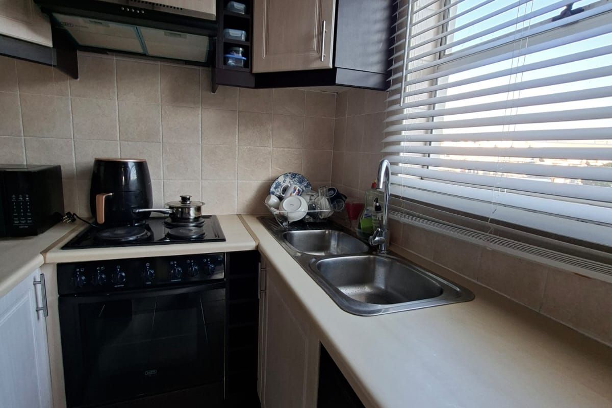 Cheerful 2 bedroom apartment near shopping - Photo 3