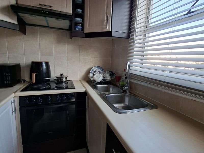 Cheerful 2 bedroom apartment near shopping - Photo 3