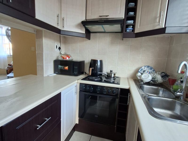 Cheerful 2 bedroom apartment near shopping