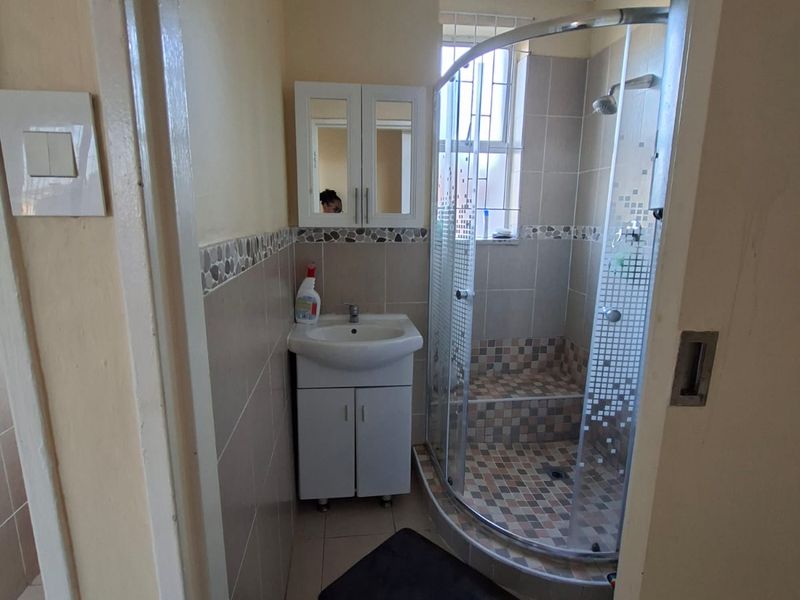 Cheerful 2 bedroom apartment near shopping - Photo 10