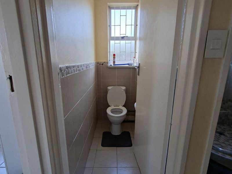 Cheerful 2 bedroom apartment near shopping - Photo 9