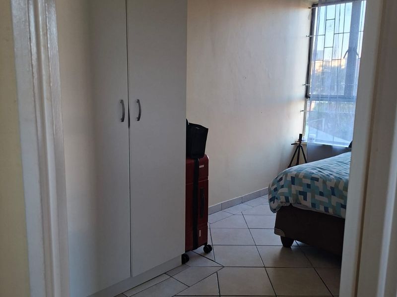Cheerful 2 bedroom apartment near shopping - Photo 6