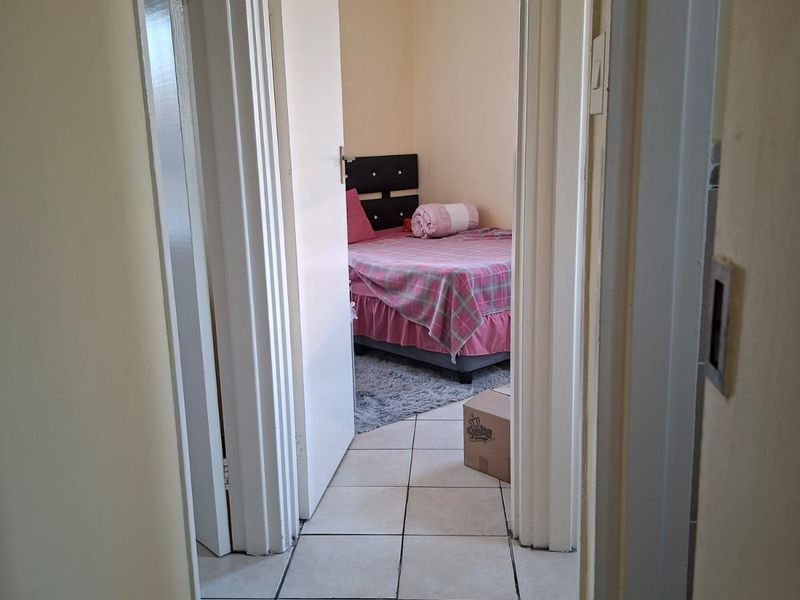 Cheerful 2 bedroom apartment near shopping - Photo 4
