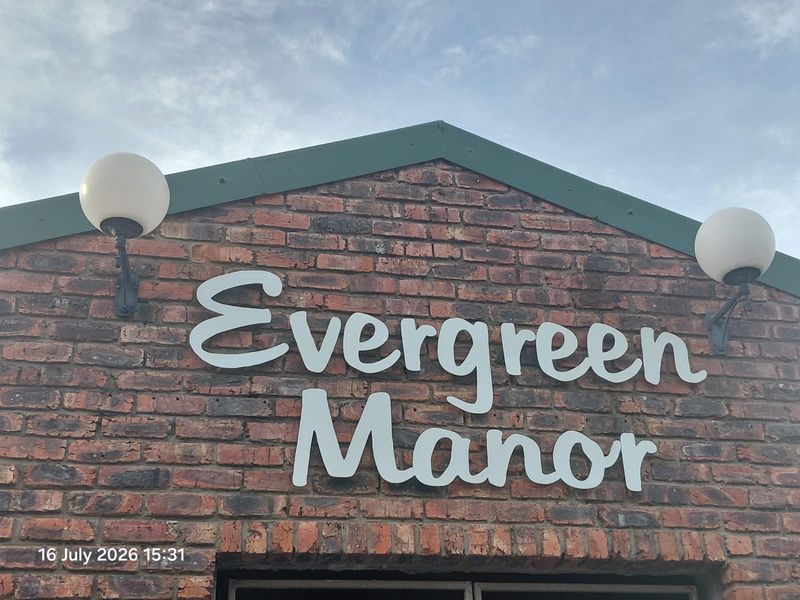 Evergreen Manor - Lorraine - Photo 1