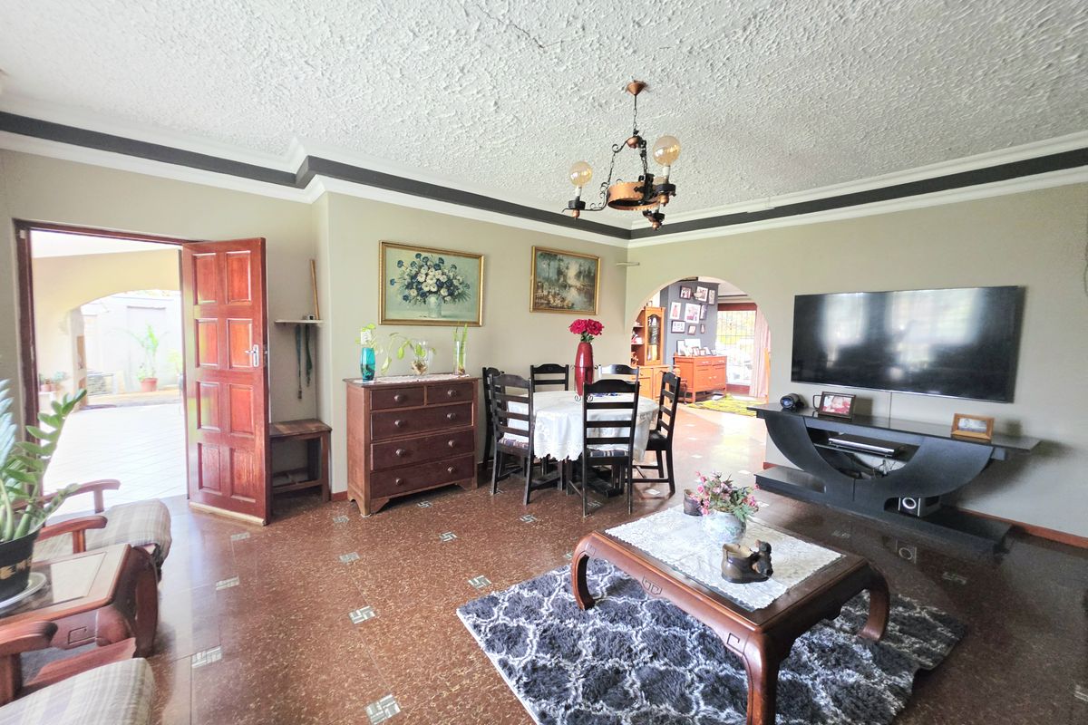 Spacious Family Home with Income Potential - Photo 5