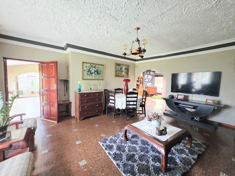 Spacious Family Home with Income Potential - Photo 5