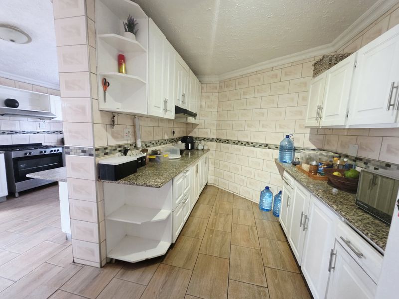 Spacious Family Home with Income Potential - Photo 8