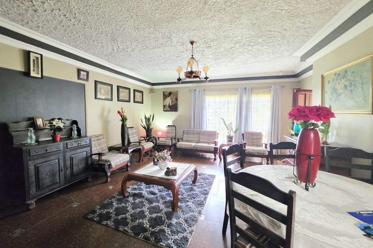 Spacious Family Home with Income Potential - Photo 4
