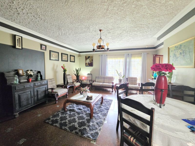 Spacious Family Home with Income Potential - Photo 4