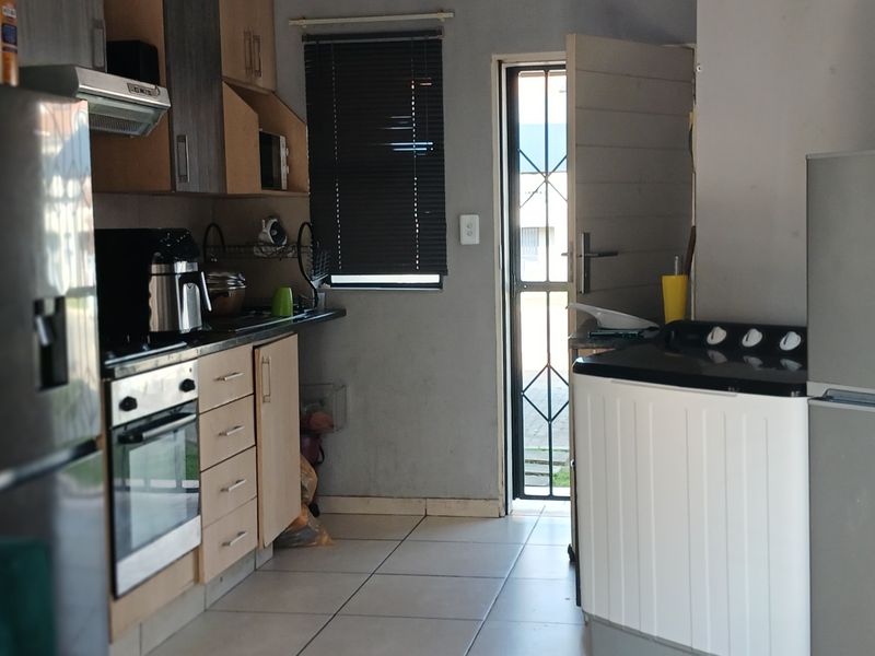 Modern 2 bedroom property for sale in The Stewards. - Photo 9