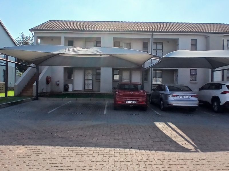 Modern 2 bedroom property for sale in The Stewards. - Photo 6