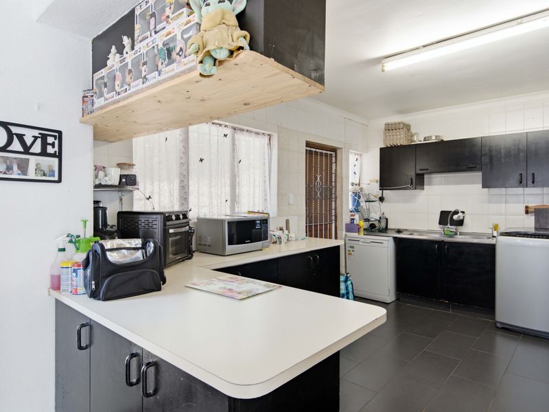 3 Bedroom House - Photo 6