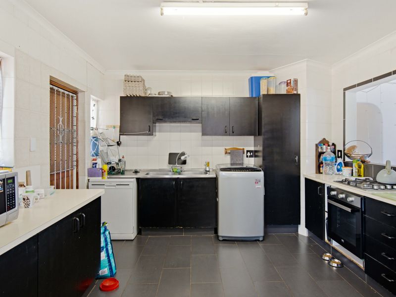 3 Bedroom House - Photo 7