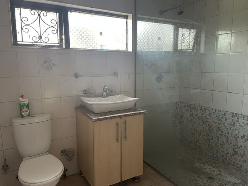 Shared House with 6 private units - Photo 8