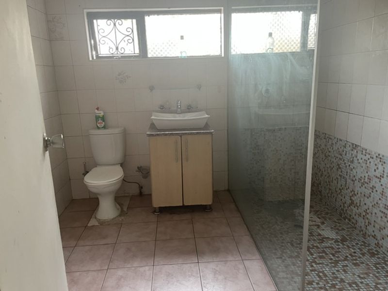Shared House with 6 private units - Photo 7