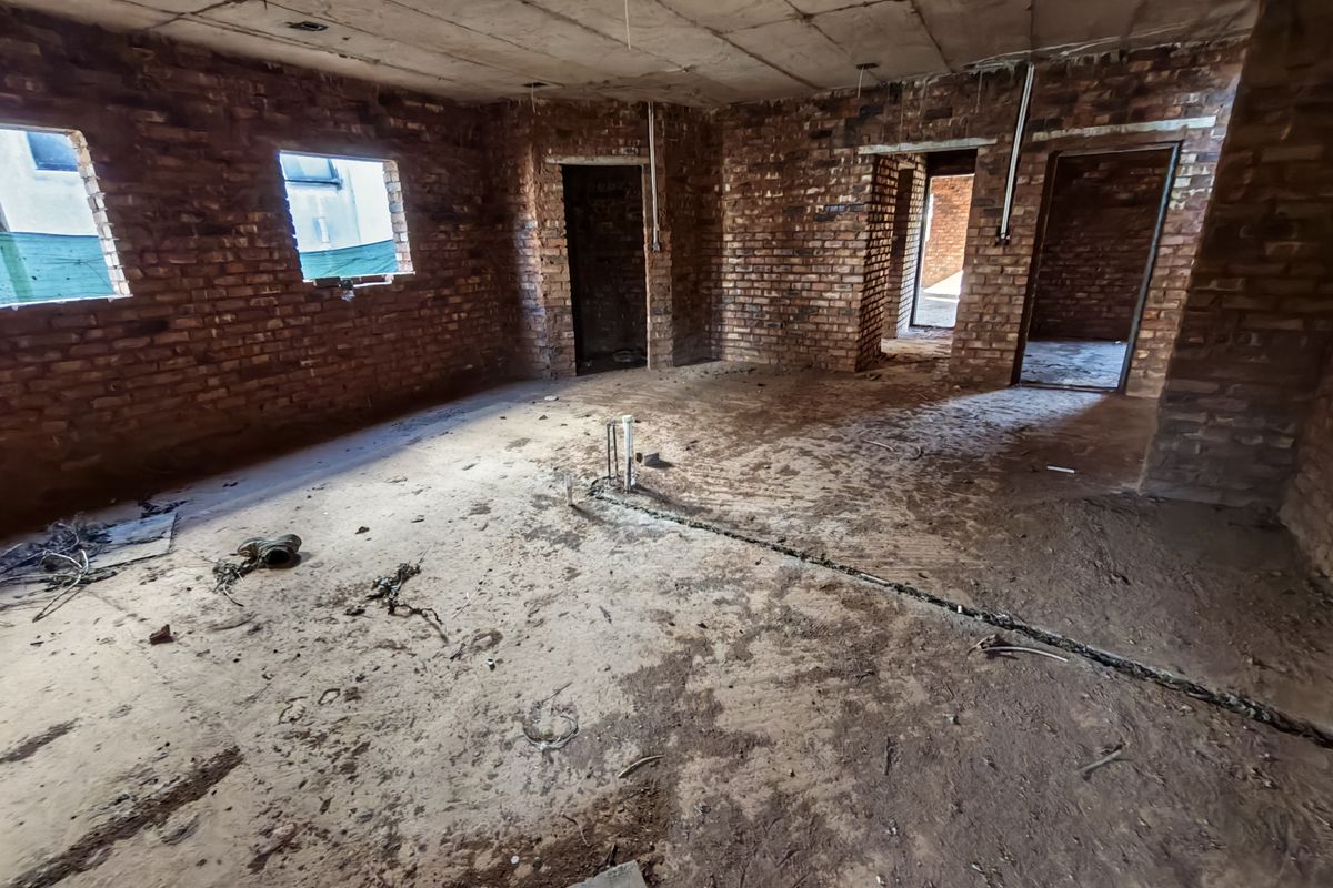 A Masterpiece in the Making in Magaliesberg Country Estate - Photo 3