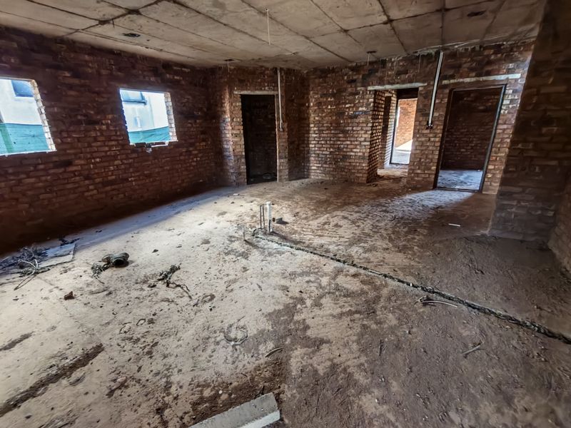 A Masterpiece in the Making in Magaliesberg Country Estate - Photo 3