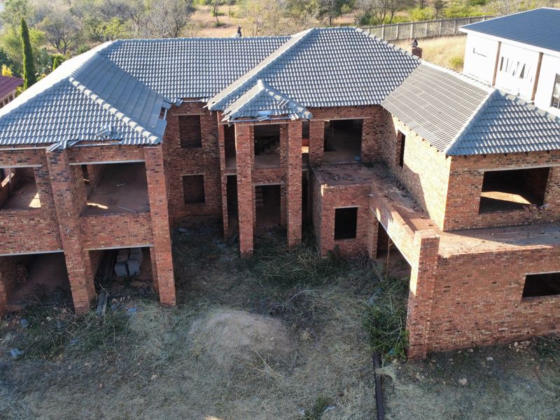 A Masterpiece in the Making in Magaliesberg Country Estate - Photo 1