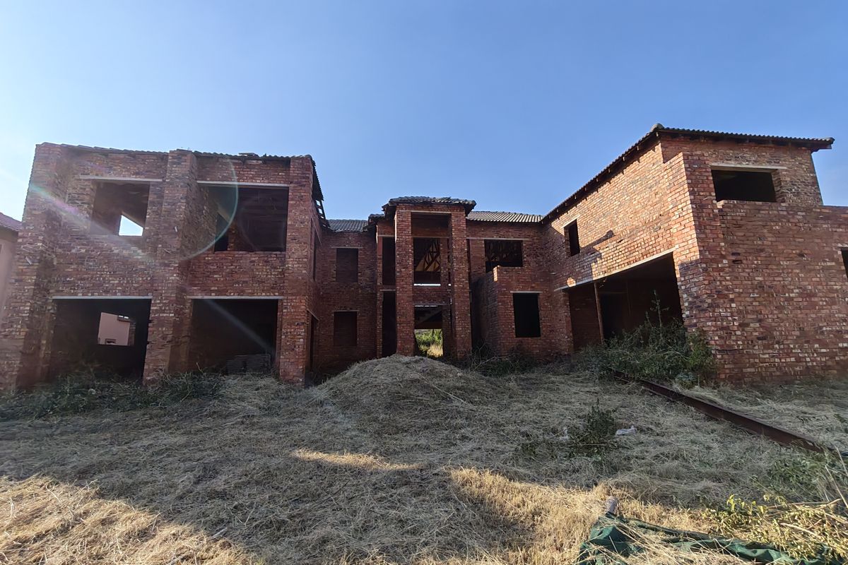 A Masterpiece in the Making in Magaliesberg Country Estate - Photo 2