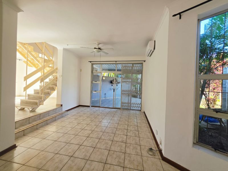Move-In Ready 3 Bedroom Duplex with Private Pool - Photo 3