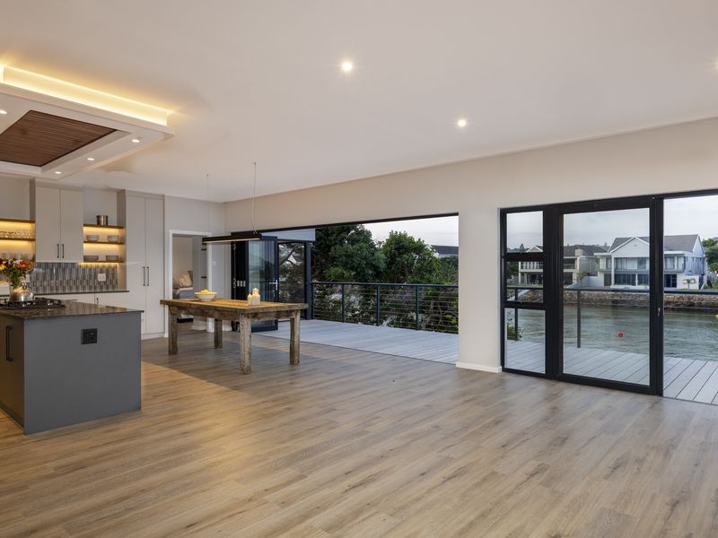 An Exclusive Riverside Sanctuary on the Banks of the Kowie River - Photo 9