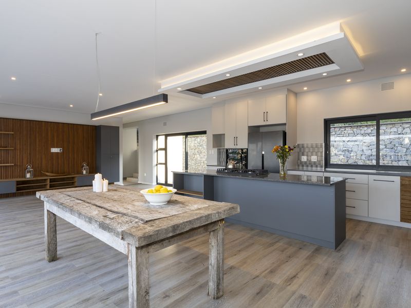 An Exclusive Riverside Sanctuary on the Banks of the Kowie River - Photo 8