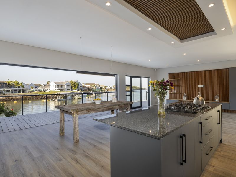 An Exclusive Riverside Sanctuary on the Banks of the Kowie River - Photo 7